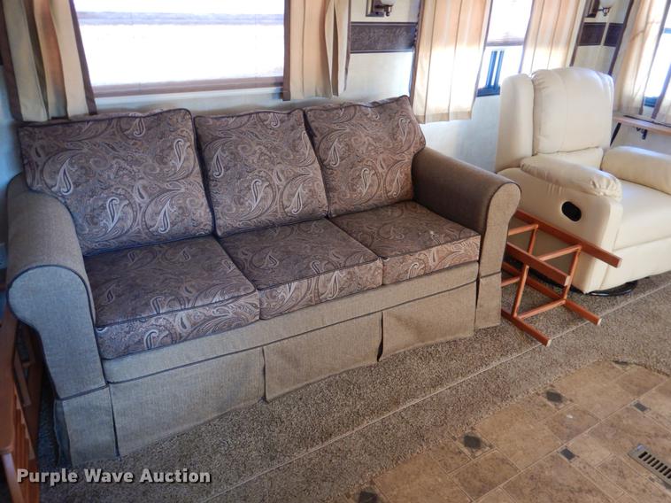 image for item DF2000 2011 Keystone Retreat camper