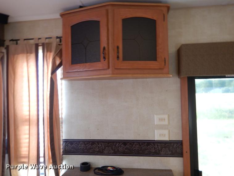 image for item DF2000 2011 Keystone Retreat camper