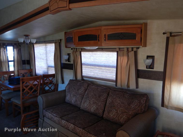 image for item DF2000 2011 Keystone Retreat camper