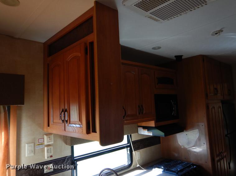 image for item DF2000 2011 Keystone Retreat camper