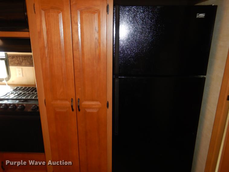 image for item DF2000 2011 Keystone Retreat camper