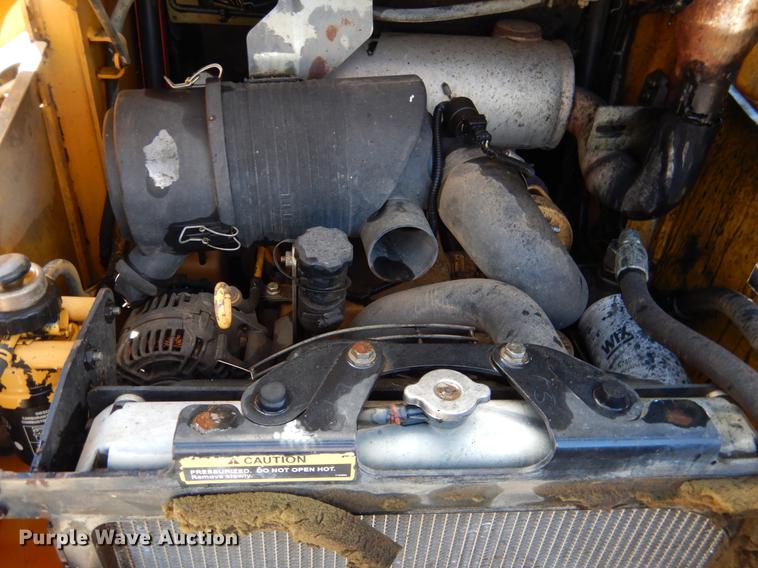 image for item DF2007 2007 John Deere 317 skid steer