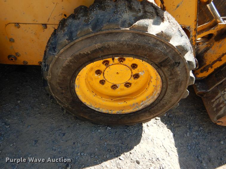 image for item DF2007 2007 John Deere 317 skid steer