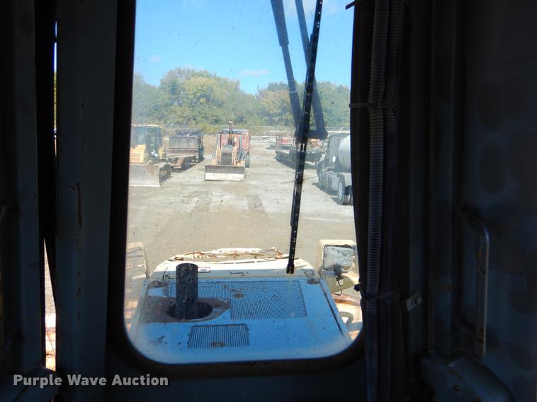 image for item DF2009 1997 Komatsu D41E dozer