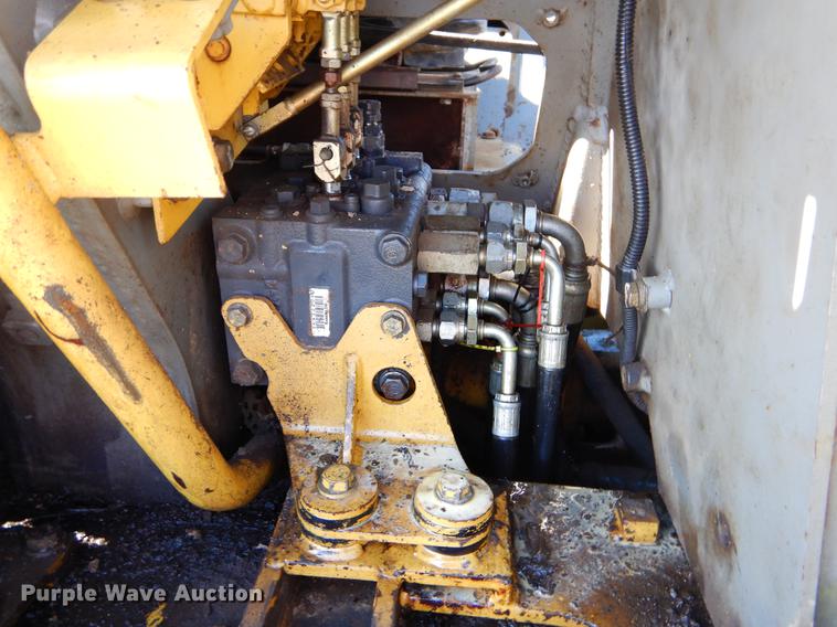 image for item DF2009 1997 Komatsu D41E dozer