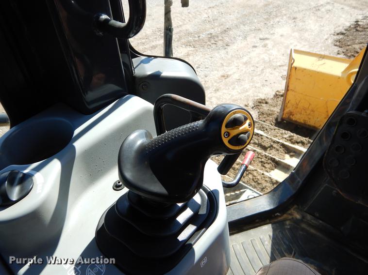 image for item DF2011 2011 Komatsu D39EX-22 dozer