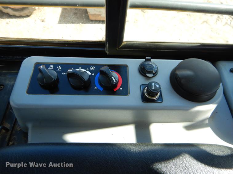 image for item DF2011 2011 Komatsu D39EX-22 dozer