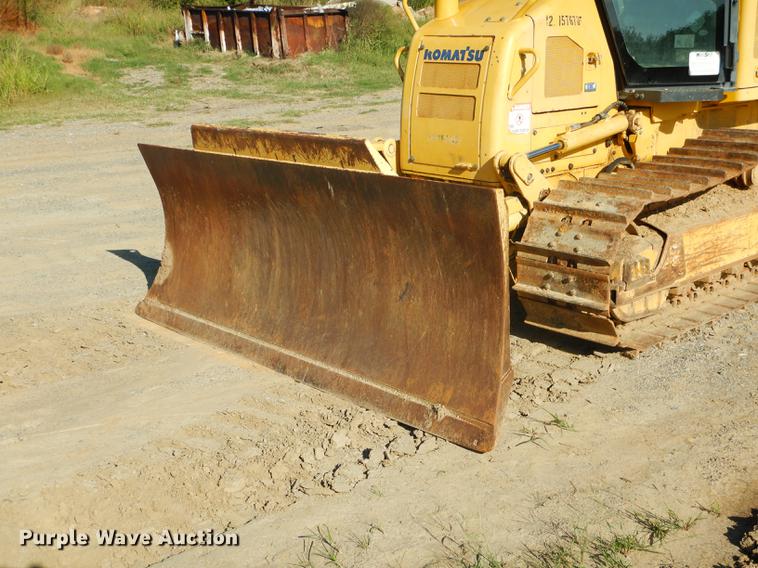image for item DF2011 2011 Komatsu D39EX-22 dozer