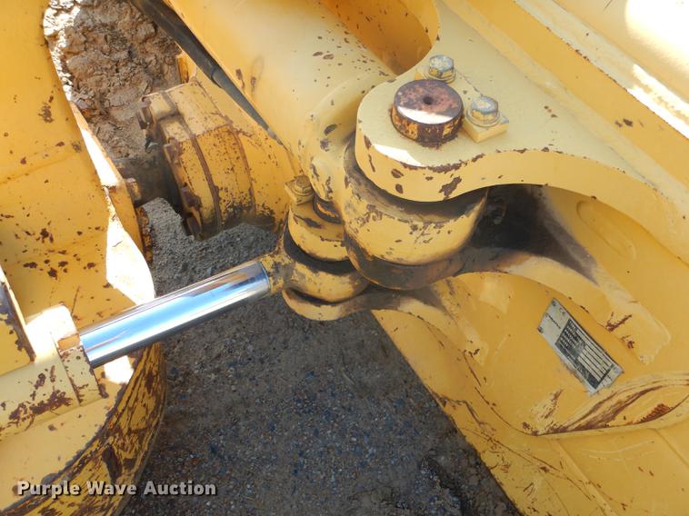 image for item DF2011 2011 Komatsu D39EX-22 dozer