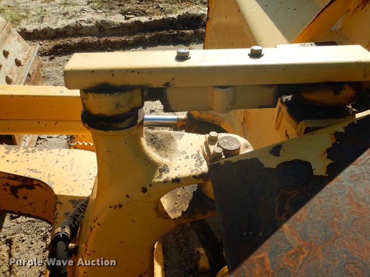 image for item DF2011 2011 Komatsu D39EX-22 dozer