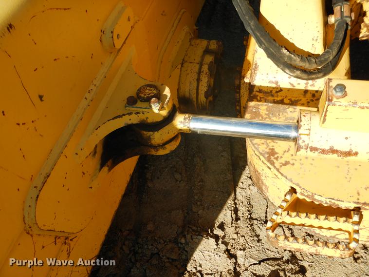 image for item DF2011 2011 Komatsu D39EX-22 dozer