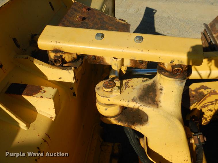 image for item DF2011 2011 Komatsu D39EX-22 dozer