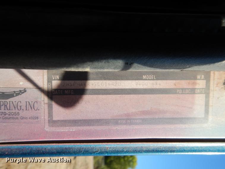 image for item DF2012 1995 International 9400 flatbed truck