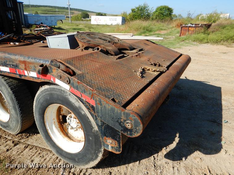 image for item DF2012 1995 International 9400 flatbed truck