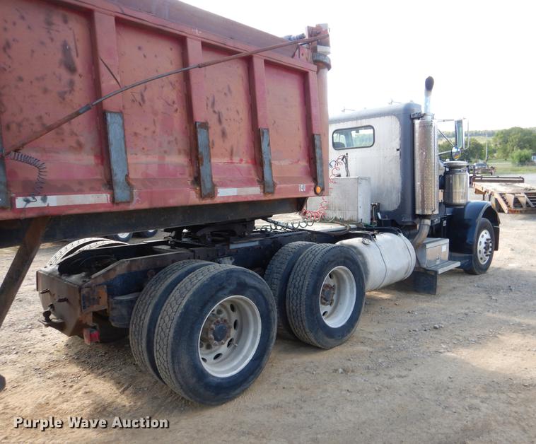 image for item DF2013 1995 Peterbilt 379 semi truck