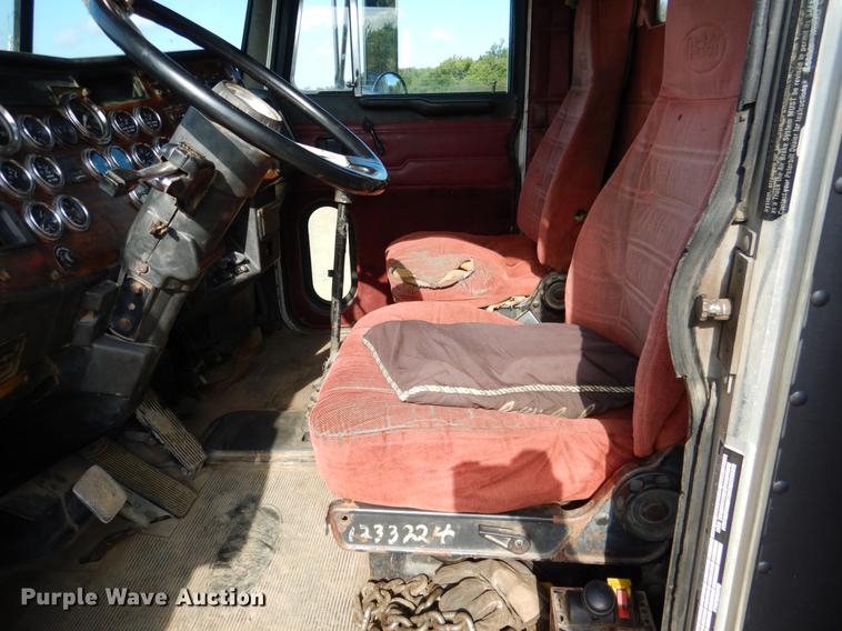 image for item DF2013 1995 Peterbilt 379 semi truck