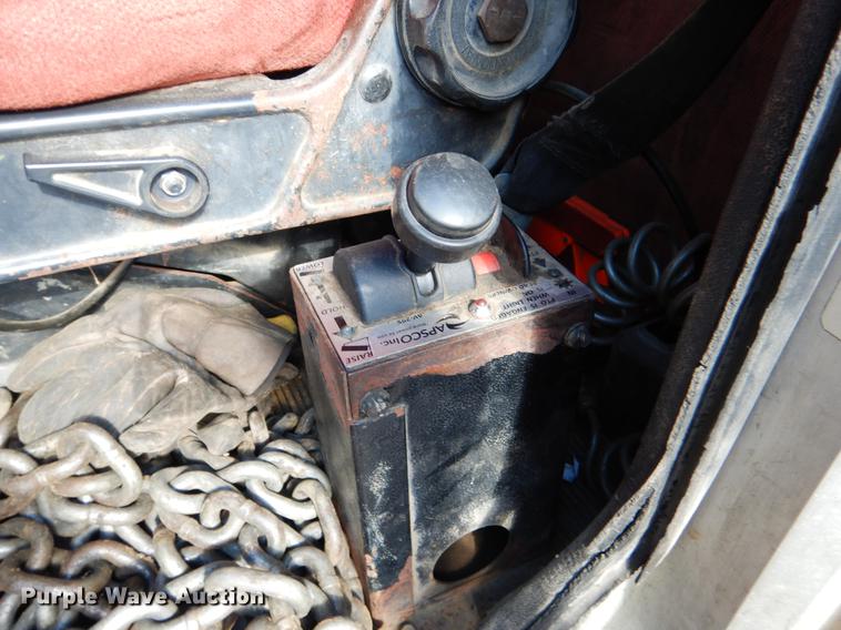 image for item DF2013 1995 Peterbilt 379 semi truck