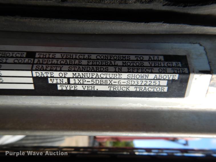 image for item DF2013 1995 Peterbilt 379 semi truck