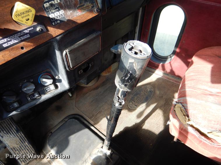 image for item DF2013 1995 Peterbilt 379 semi truck