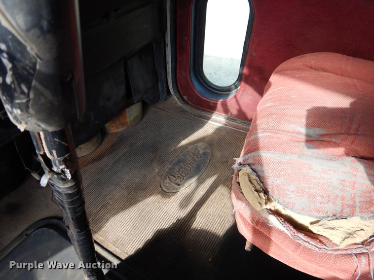 image for item DF2013 1995 Peterbilt 379 semi truck