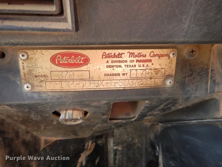 image for item DF2013 1995 Peterbilt 379 semi truck