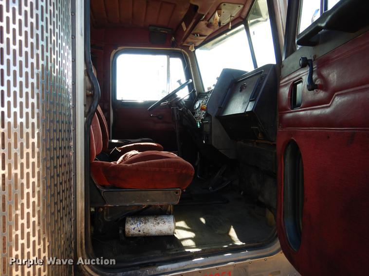 image for item DF2013 1995 Peterbilt 379 semi truck