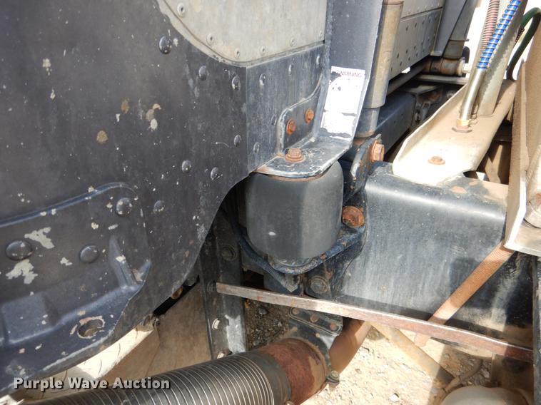 image for item DF2013 1995 Peterbilt 379 semi truck