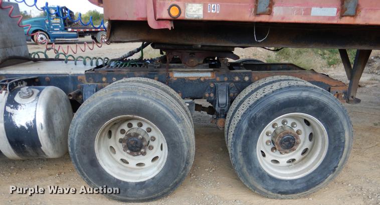 image for item DF2013 1995 Peterbilt 379 semi truck