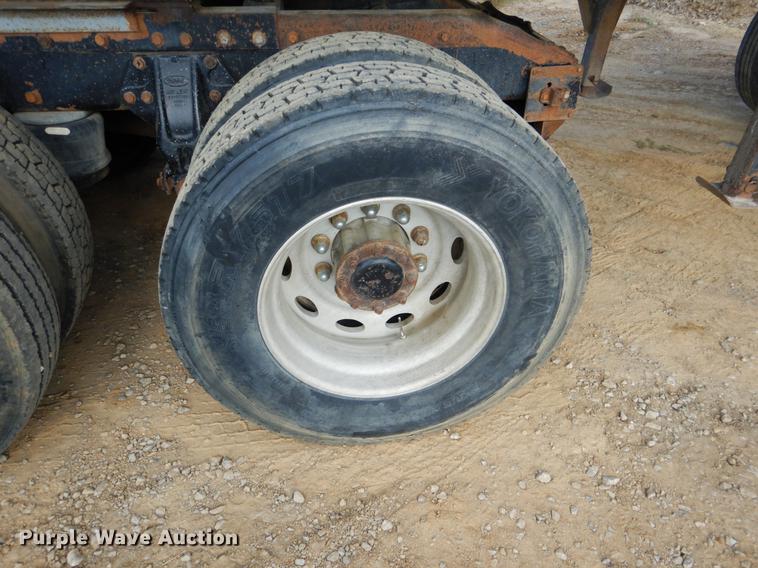 image for item DF2013 1995 Peterbilt 379 semi truck