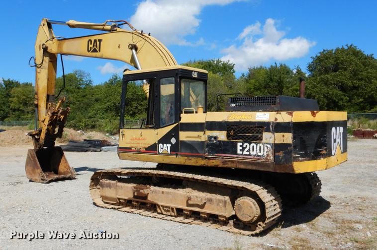 image for item DF2017 1989 Caterpillar E200B excavator
