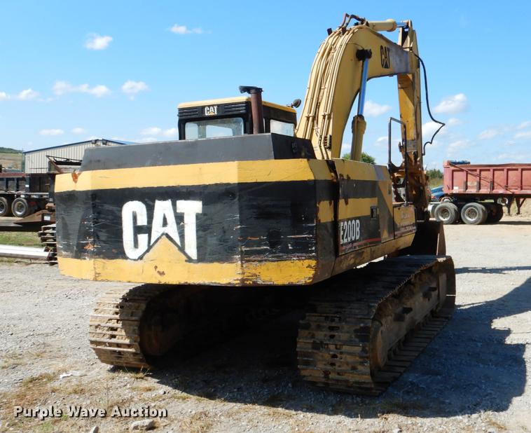 image for item DF2017 1989 Caterpillar E200B excavator