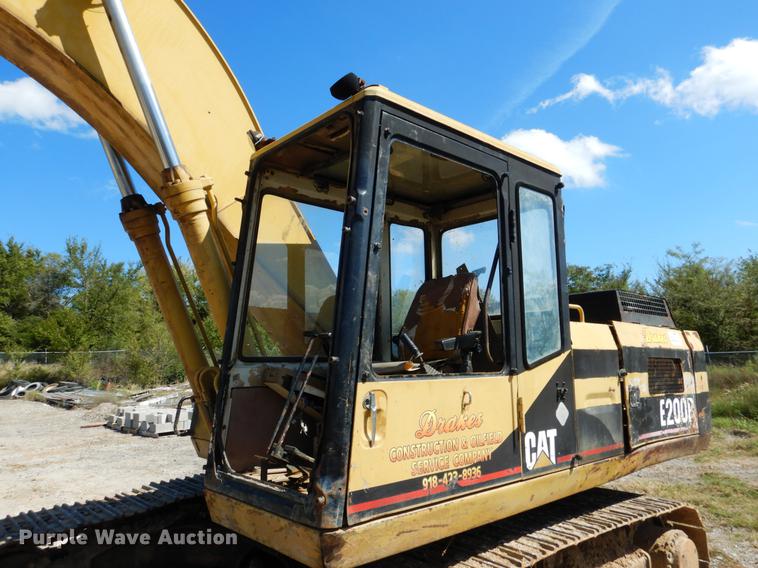 image for item DF2017 1989 Caterpillar E200B excavator