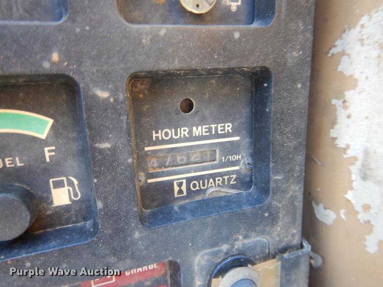 image for item DF2017 1989 Caterpillar E200B excavator