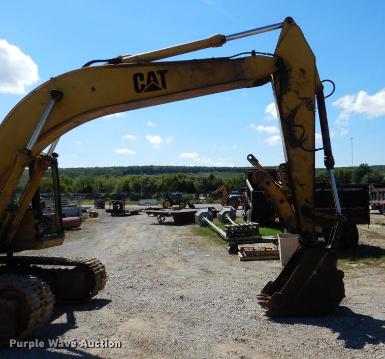 image for item DF2017 1989 Caterpillar E200B excavator