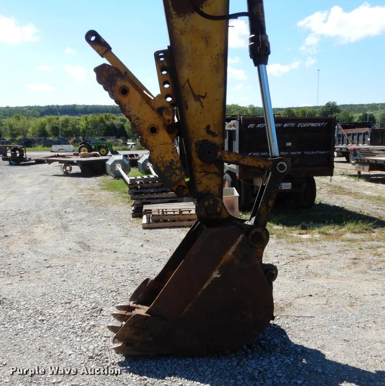 image for item DF2017 1989 Caterpillar E200B excavator