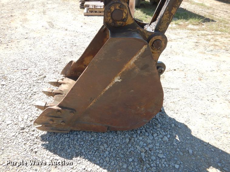 image for item DF2017 1989 Caterpillar E200B excavator