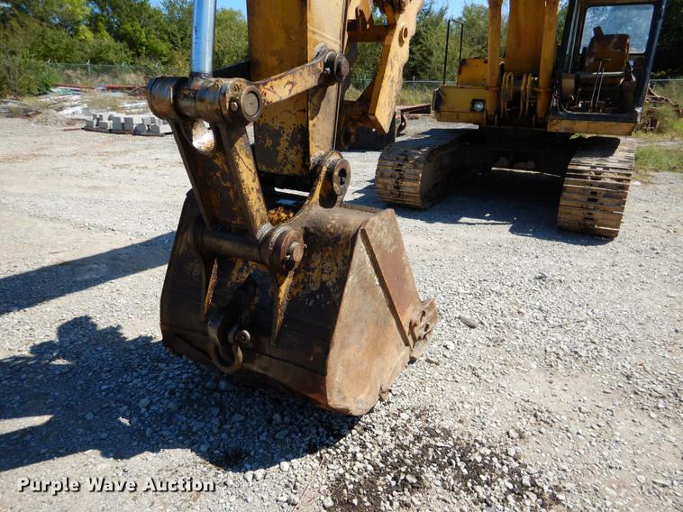 image for item DF2017 1989 Caterpillar E200B excavator