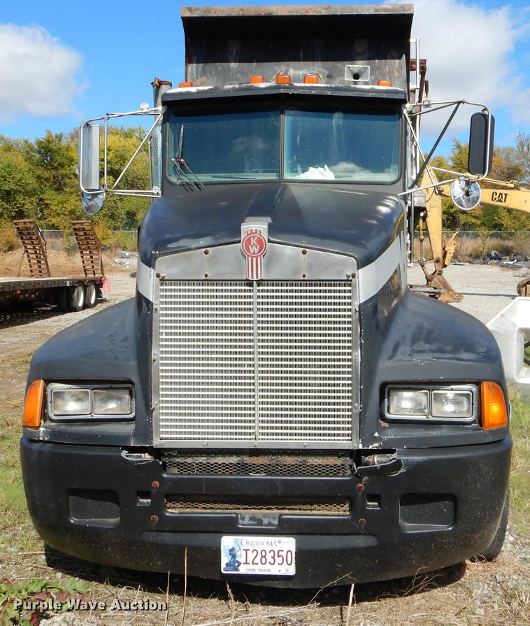 image for item DF2019 1988 Kenworth T600 dump truck