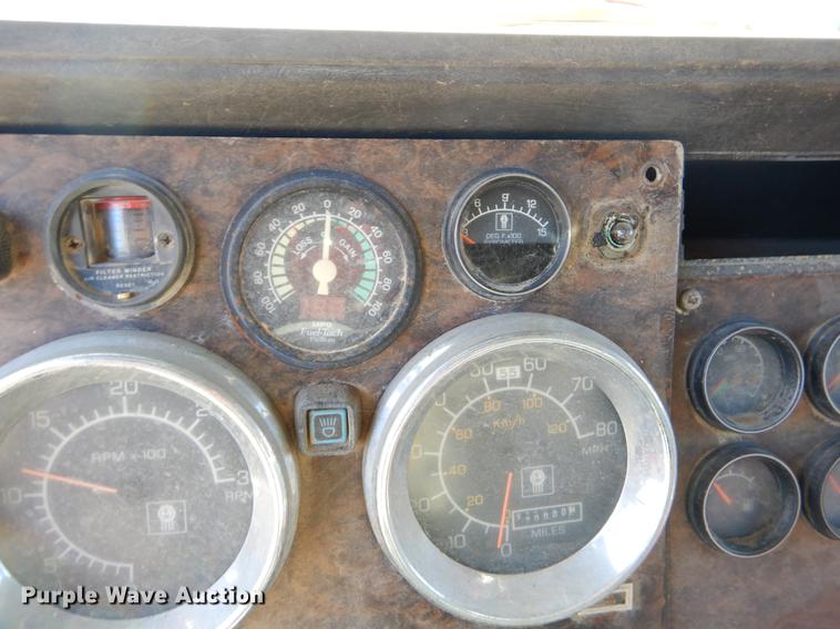 image for item DF2019 1988 Kenworth T600 dump truck