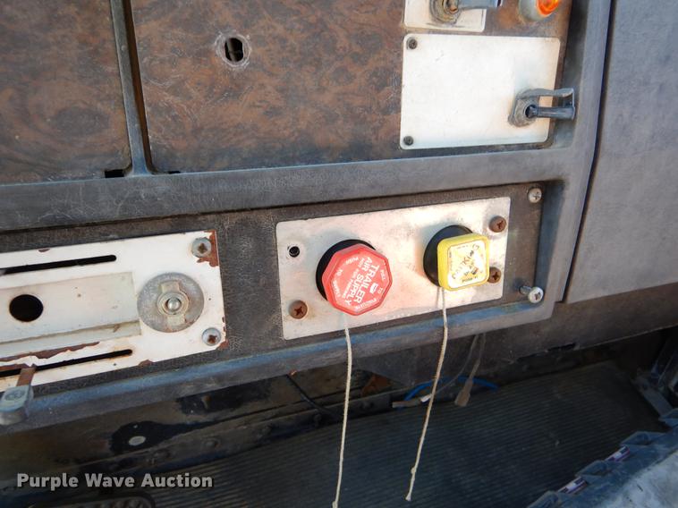 image for item DF2019 1988 Kenworth T600 dump truck