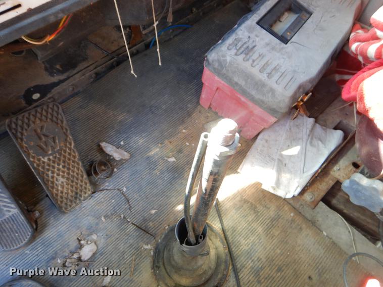 image for item DF2019 1988 Kenworth T600 dump truck