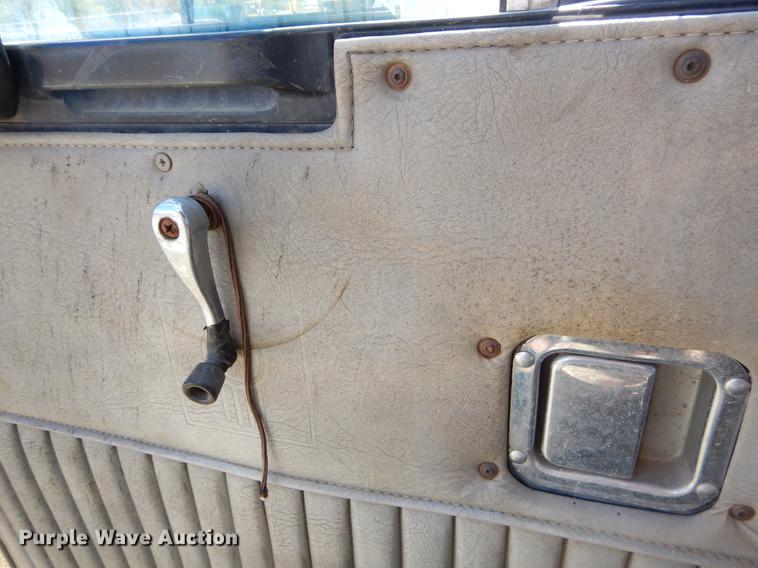 image for item DF2019 1988 Kenworth T600 dump truck