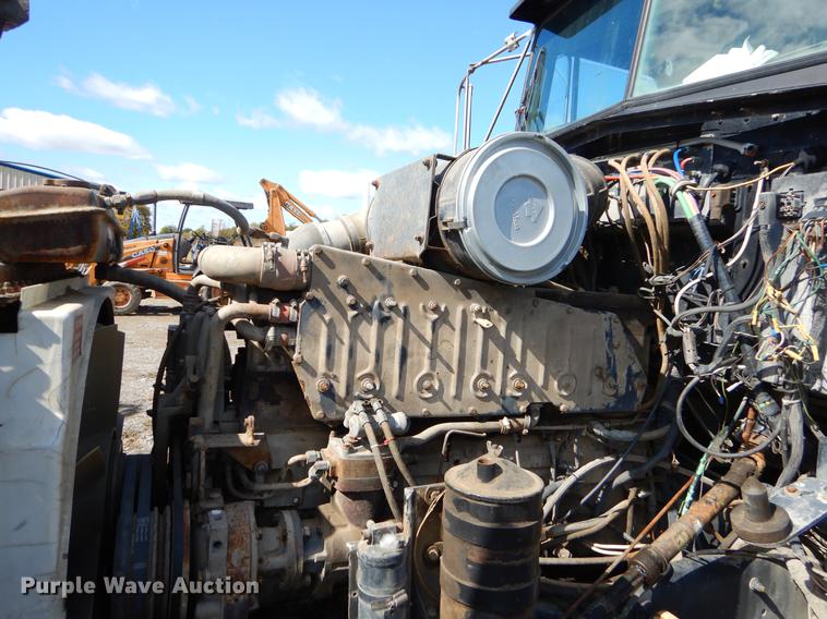 image for item DF2019 1988 Kenworth T600 dump truck