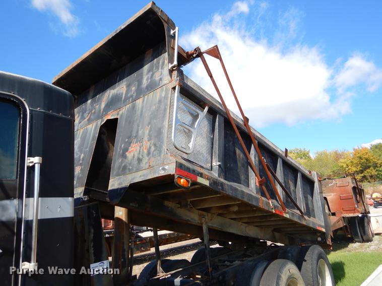 image for item DF2019 1988 Kenworth T600 dump truck