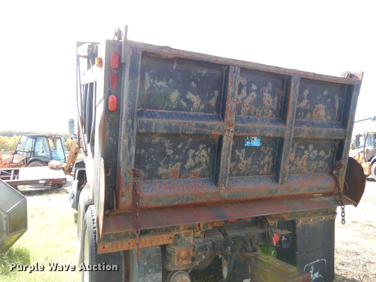 image for item DF2019 1988 Kenworth T600 dump truck