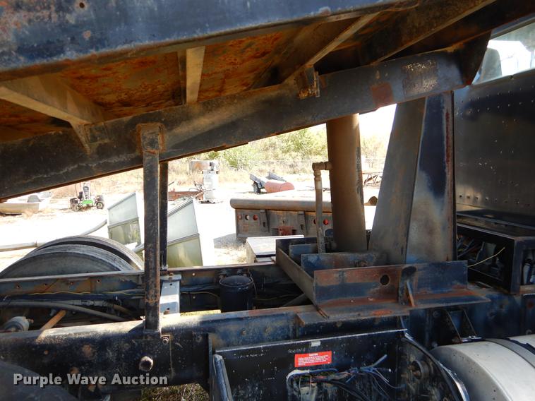 image for item DF2019 1988 Kenworth T600 dump truck