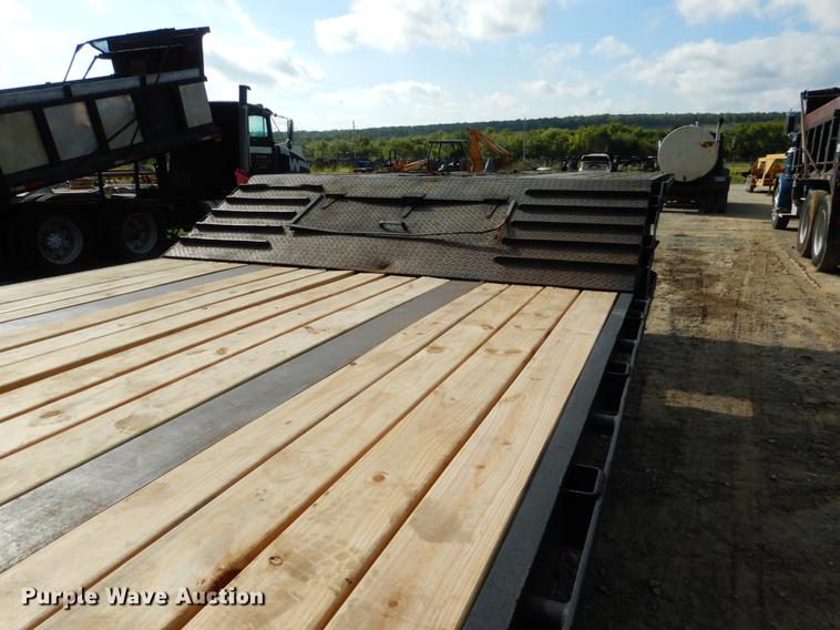 image for item DF2023 1988 Great Dane GPDAR-248 equipment trailer