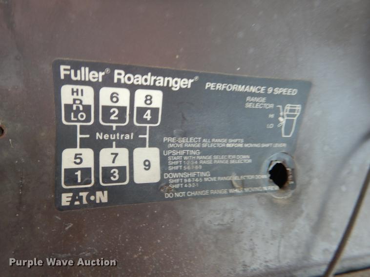 image for item DF2025 1989 International 8300 tank truck