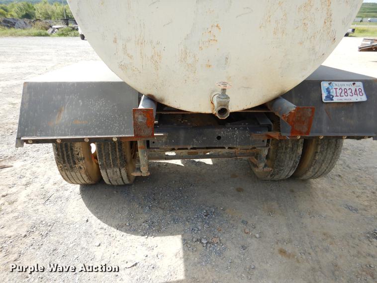 image for item DF2025 1989 International 8300 tank truck