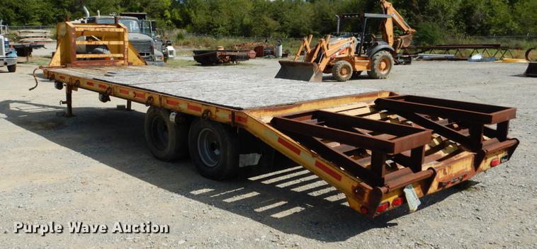 image for item DF2033 2000 L&L equipment trailer